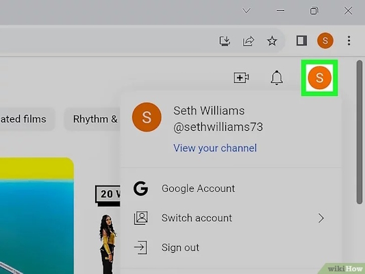 ورود به یوتیوب و کلیک روی عکس پروفایل یوتیوب