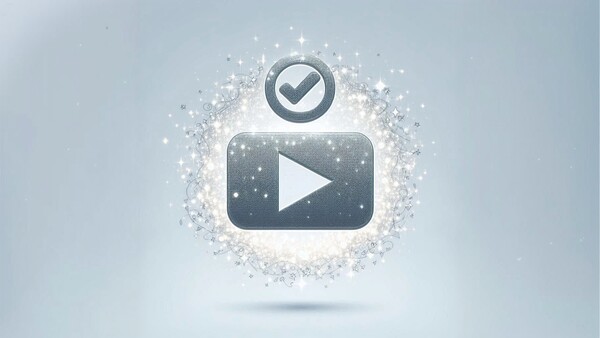 لوگوی یوتیوب به همراه تیک تایید وریفای در بالای آن به صورت درخشان - یوتیوب وریفیکیشن چیست